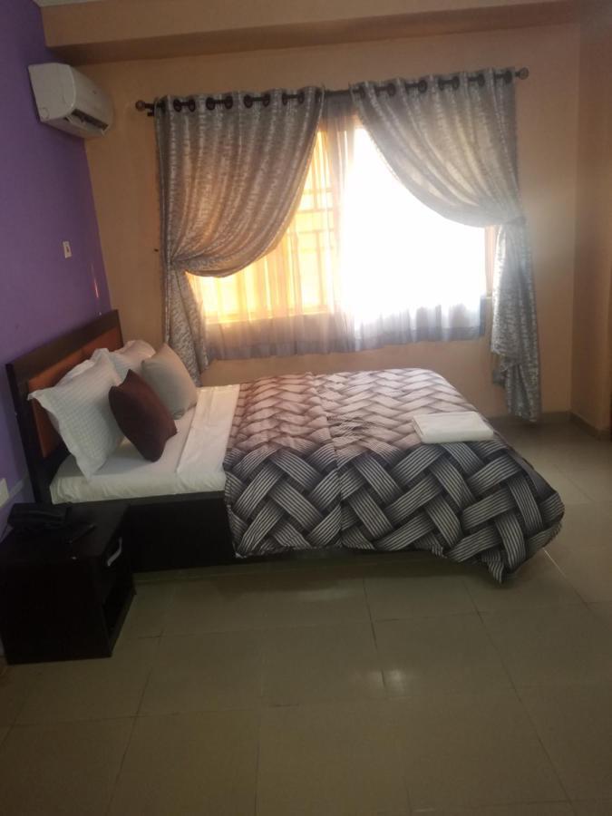 Joanne'S Court Hotel Lagos Buitenkant foto