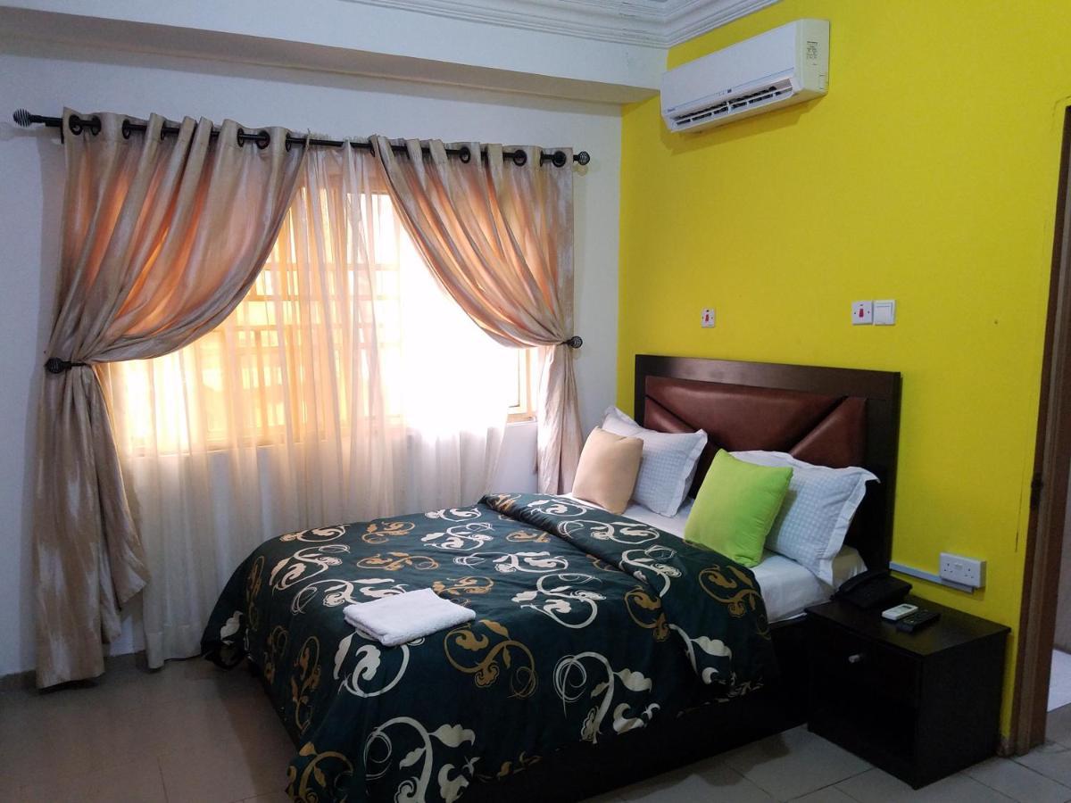 Joanne'S Court Hotel Lagos Buitenkant foto